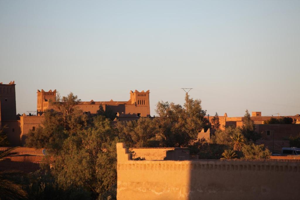 Auberge Famille Benmoro Skoura Exterior photo